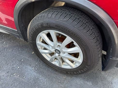 Used 2017 Nissan Rogue SV image 10