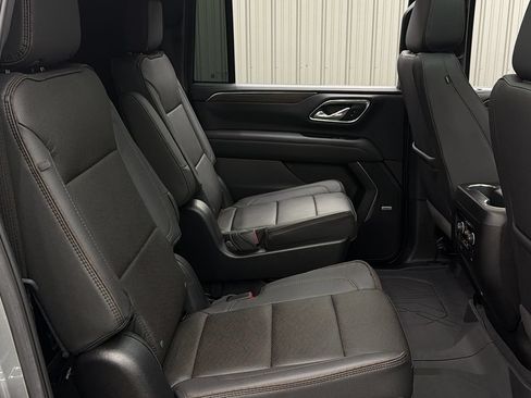 Used 2024 Chevrolet Suburban High Country AWD/4WD image 38