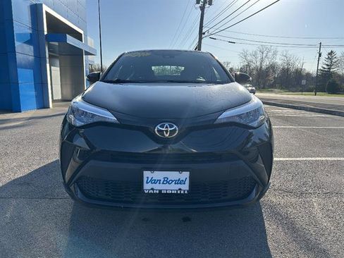 Used 2022 Toyota C-HR XLE FWD image 8