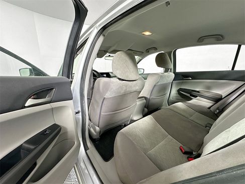 Used 2010 Honda Accord LX-P image 17