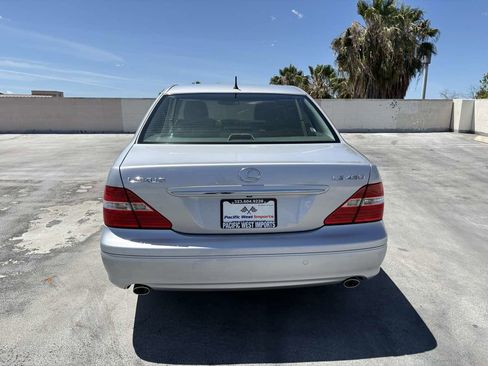 Used 2005 Lexus LS 430 RWD image 12