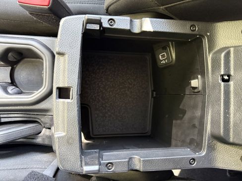 Used 2023 Jeep Wrangler Sahara image 38