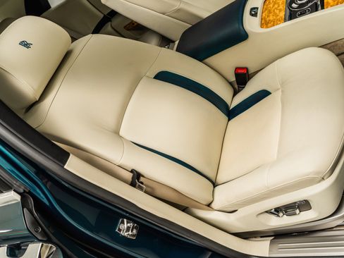 Used 2010 Rolls-Royce Ghost image 25