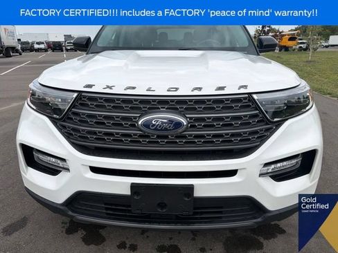 Used 2023 Ford Explorer XLT w/ Equipment Group 202A AWD/4WD image 4