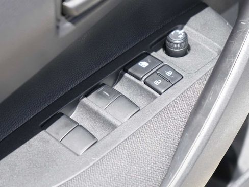 Used 2025 Toyota Corolla LE FWD image 15