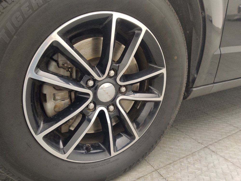 Used 2017 Dodge Grand Caravan GT FWD image 31