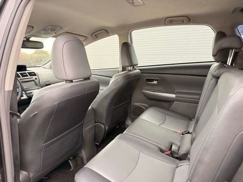 Used 2012 Toyota Prius V Five image 15