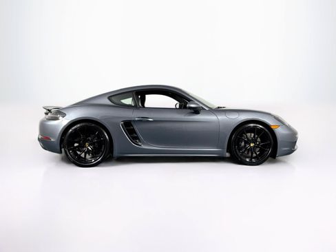 Used 2025 Porsche 718 Cayman RWD image 4