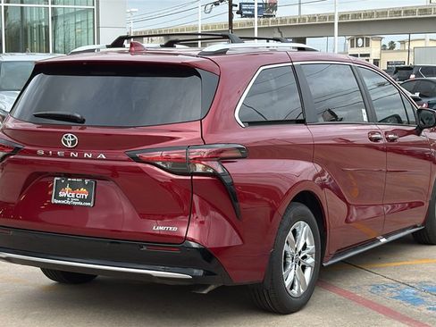 New 2026 Toyota Sienna Limited image 5