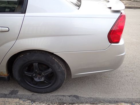 Used 2006 Chevrolet Malibu LS image 16