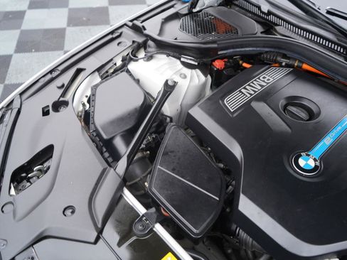 Used 2018 BMW 530e xDrive image 76