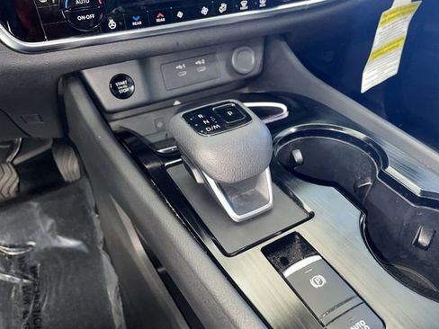 Certified 2025 Nissan Rogue SL w/ SL Premium Package image 31