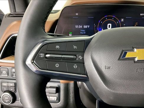 Used 2025 Chevrolet Tahoe High Country AWD/4WD image 26