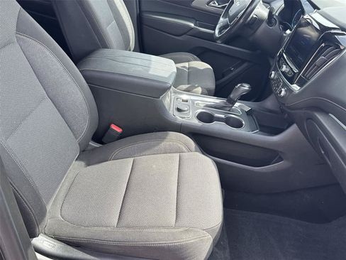 Used 2020 Chevrolet Traverse LT w/ Driver Confidence II Package AWD/4WD image 17