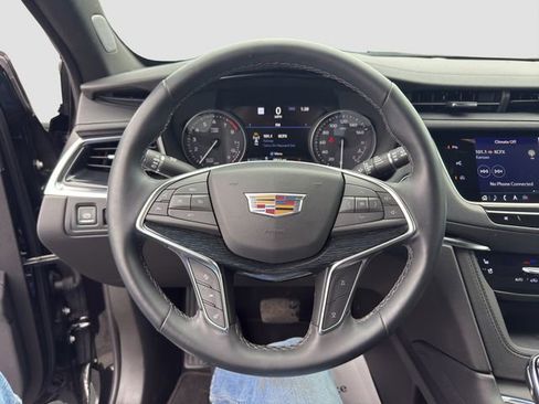 Used 2025 Cadillac XT5 Premium Luxury w/ Technology Package FWD image 10