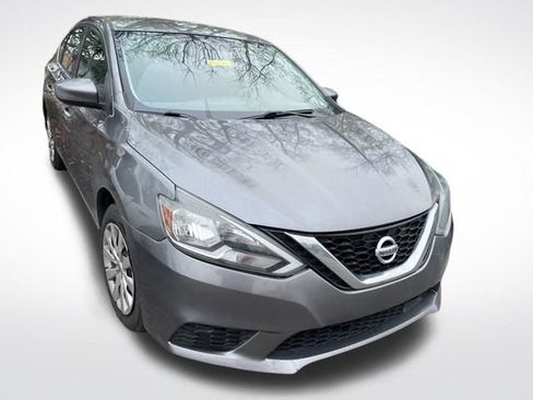 Used 2019 Nissan Sentra S image 9