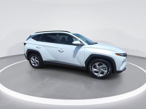 Used 2022 Hyundai Tucson SEL FWD image 2