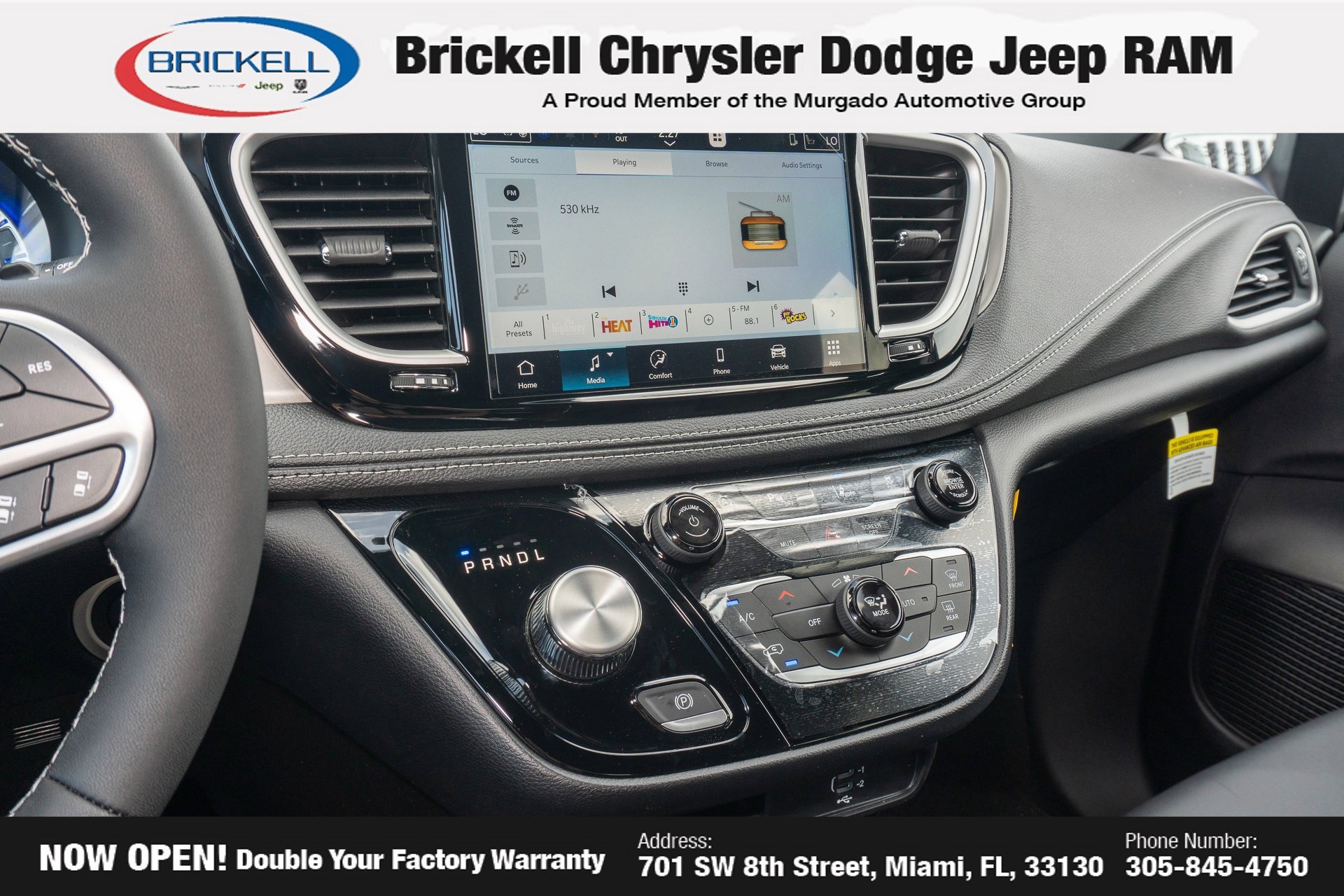 New 2027 Chrysler Pacifica Select FWD image 32