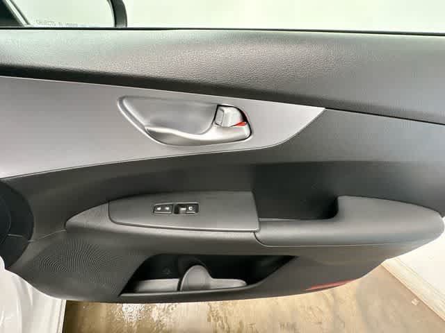 Used 2023 Kia Forte LXS FWD image 21