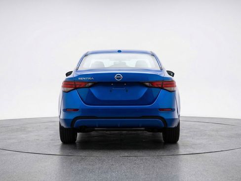 Used 2025 Nissan Sentra SV image 7