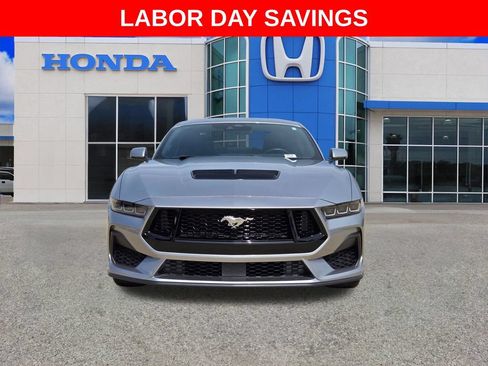 Used 2025 Ford Mustang GT Premium RWD image 8
