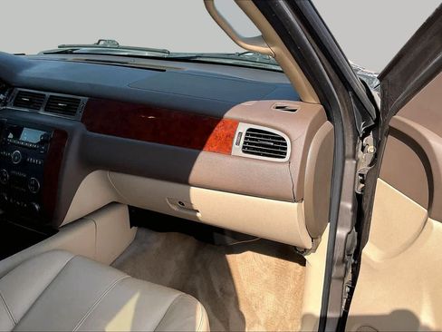 Used 2011 Chevrolet Tahoe LT w/ Texas Edition RWD image 13