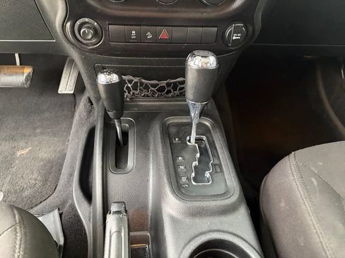 Used 2015 Jeep Wrangler Unlimited Sport w/ Quick Order Package 24S AWD/4WD image 26