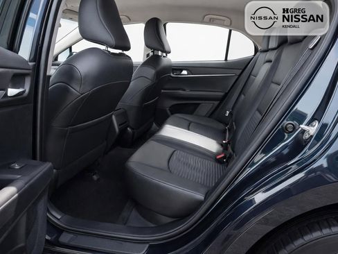 Used 2020 Toyota Camry SE image 11