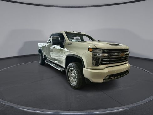 Used 2022 Chevrolet Silverado 2500 High Country w/ Z71 Off-Road Package image 3