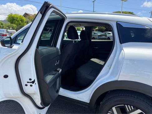 Used 2026 Nissan Kicks SV FWD image 9