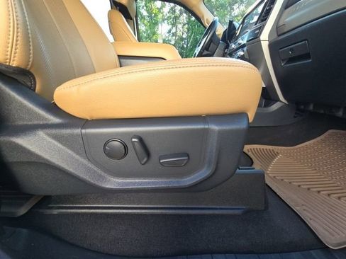 Used 2022 Ford F250 Lariat w/ Lariat Ultimate Package AWD/4WD image 20