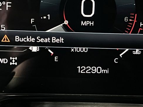 Used 2025 GMC Yukon XL Denali image 15