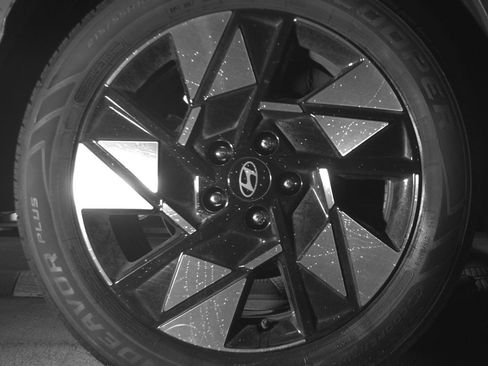 Used 2025 Hyundai Kona SEL FWD image 15