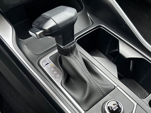 Certified 2025 Kia Sorento LX image 29