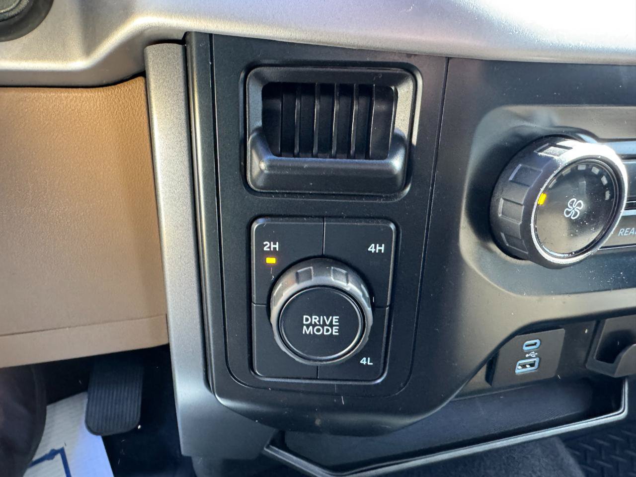 Used 2023 Ford F150 XLT AWD/4WD image 36