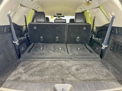Used 2022 Nissan Pathfinder SL AWD/4WD image 19