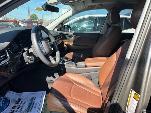Used 2019 Audi Q7 3.0T Premium w/ Cold Weather Package AWD/4WD image 12