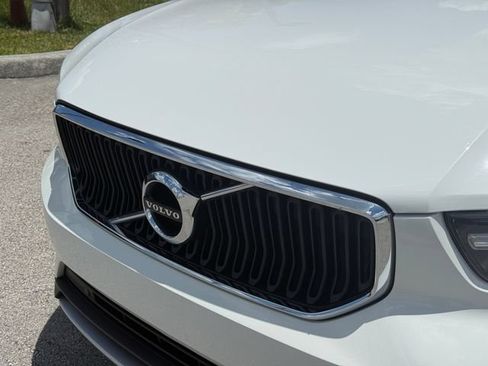 Used 2020 Volvo XC40 T5 Momentum AWD/4WD image 6