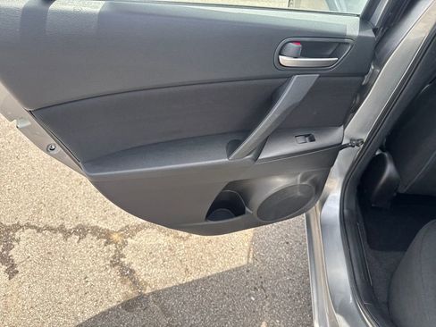Used 2013 MAZDA MAZDA3 i SV FWD image 47