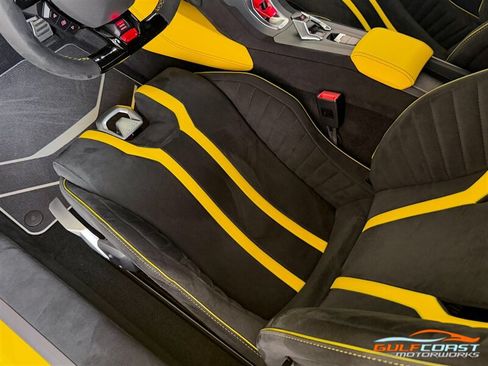 Used 2022 Lamborghini Huracan STO RWD image 23