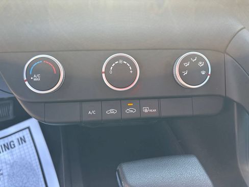 Used 2023 Hyundai Elantra SE FWD image 26