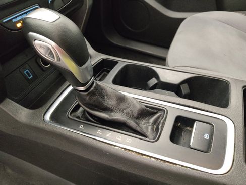 Used 2019 Ford Escape S image 26