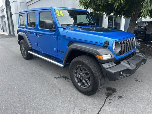 Used 2024 Jeep Wrangler Unlimited Sport AWD/4WD image 1