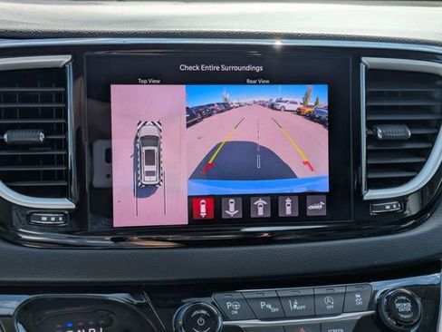 Used 2022 Chrysler Pacifica Touring-L w/ Uconnect Theater Family Group FWD image 21
