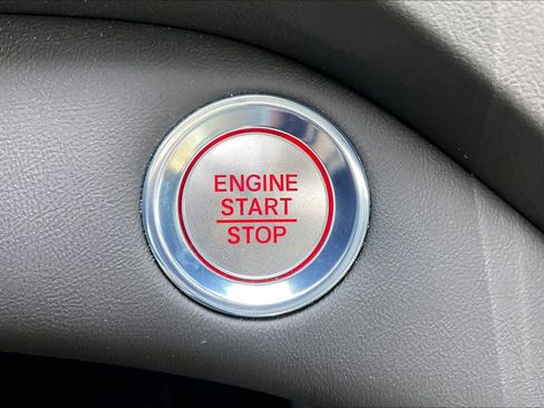 Used 2025 Acura RDX SH-AWD image 33