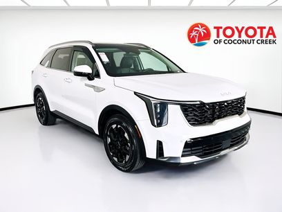 Used 2024 Kia Sorento S w/ Panoramic Sunroof Package