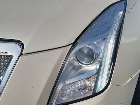 Used 2014 Cadillac XTS Luxury w/ Driver Awareness Package image 10