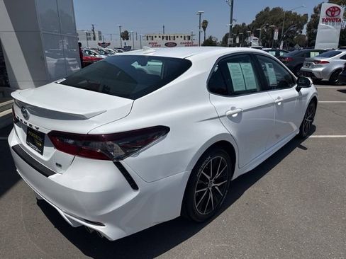 Certified 2022 Toyota Camry SE FWD image 8