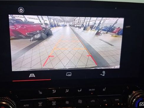 Used 2024 GMC Canyon Elevation w/ Convenience Package image 26