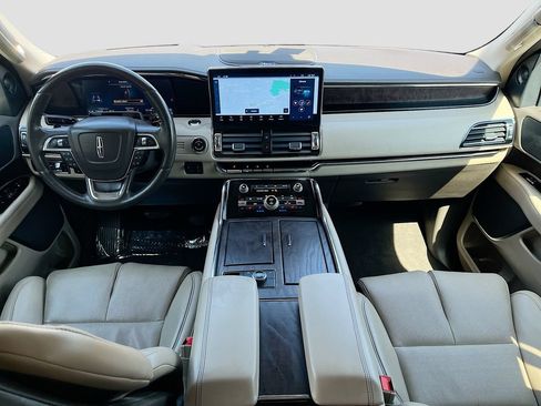 Used 2024 Lincoln Navigator L Reserve AWD/4WD image 24